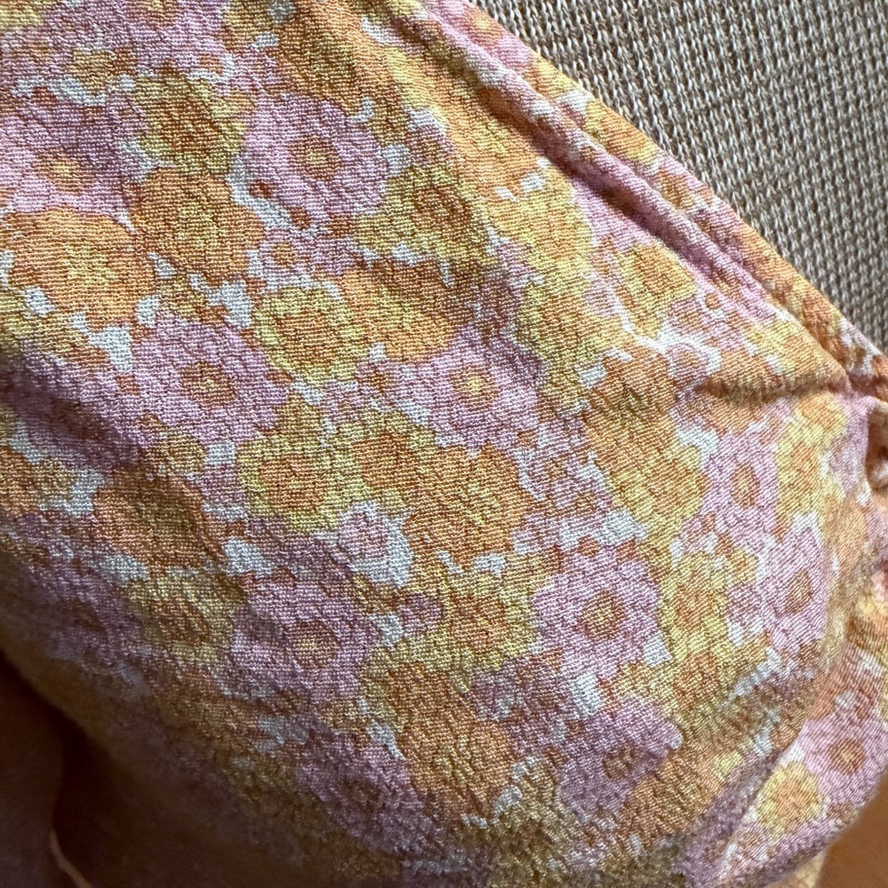 H&M Ruched Floral Puff-Sleeve Top – Size L - Picture 14 of 15